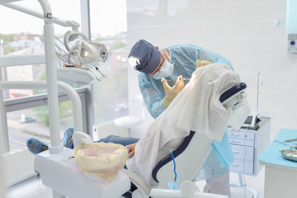 Best Emergency Tooth Extraction  in Greentown, IN
